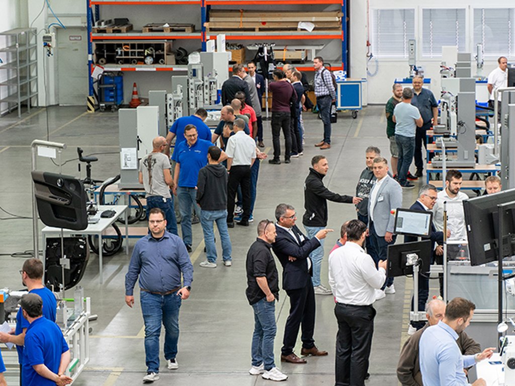 Die SONOTRONIC GmbH, Pionier im Bereich Ultraschall-Maschinenbau, konnte stolz auf 50 Jahre Firmengeschichte zurückblicken